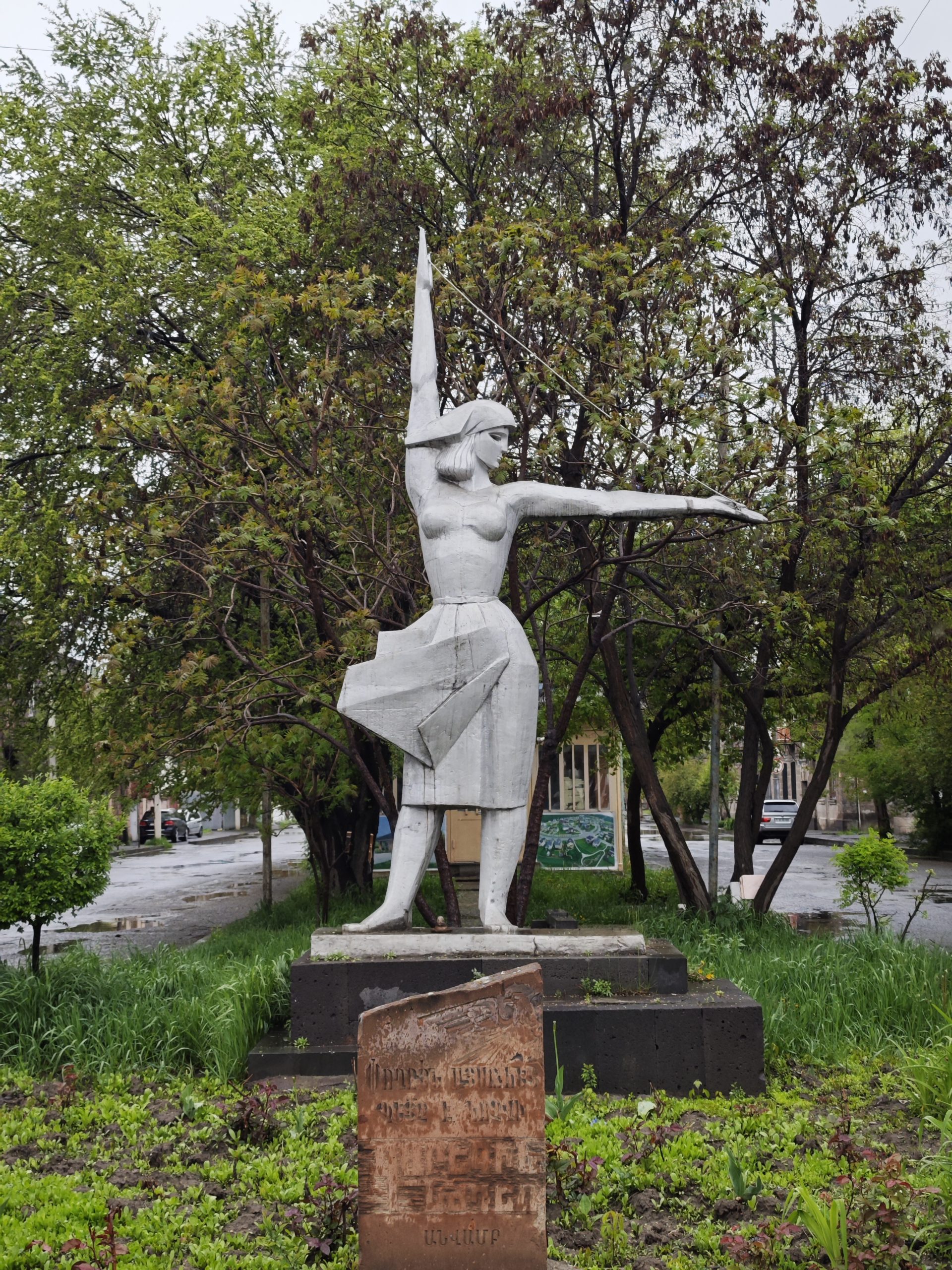 vipassana-retreat-in-armenia-tsitsernak-gyumri-monument-textile-factory-workers